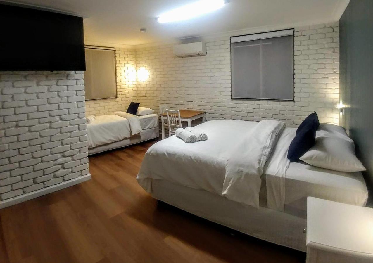 Bay House Motel Bateau Bay Eksteriør billede