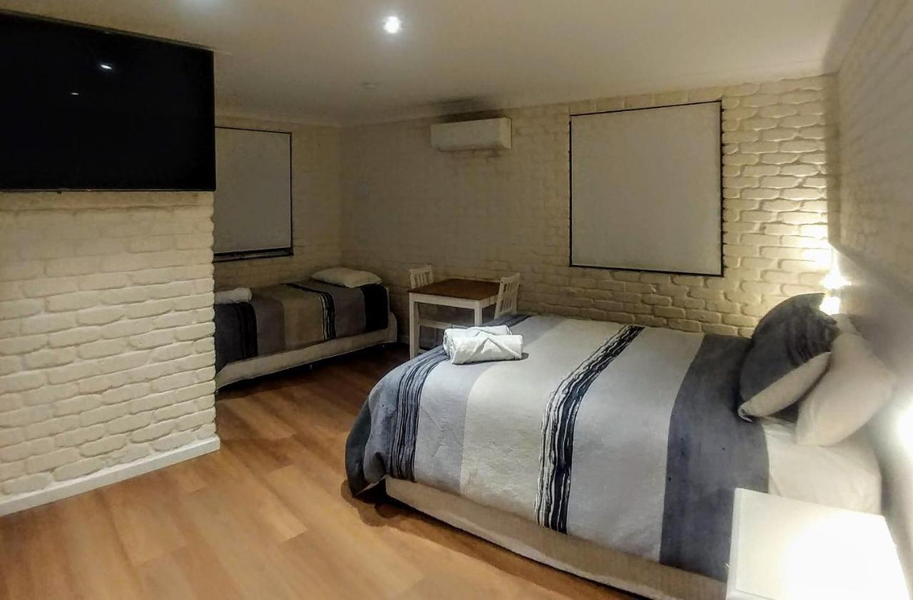 Bay House Motel Bateau Bay Eksteriør billede